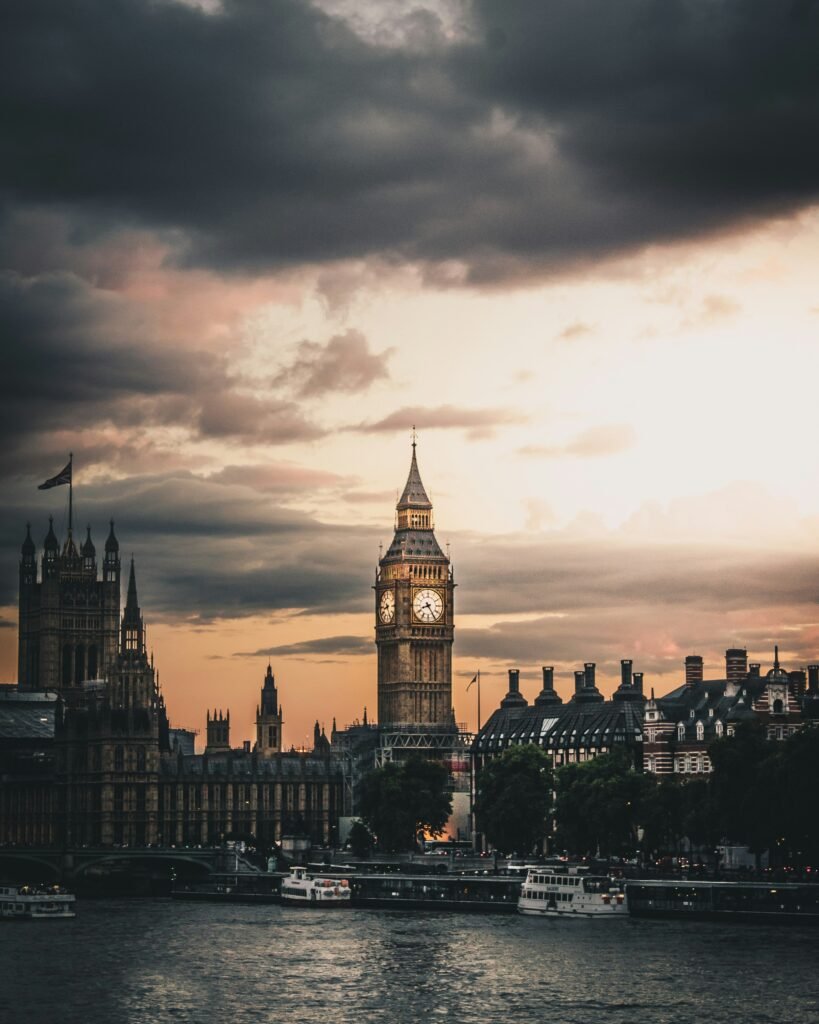 luke-stackpoole-mOEqOtmuPG8-unsplash-819x1024 Scopri la Nostra Unica Piattaforma di E-Commerce
